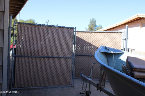 8011 Julia St, Tucson AZ 85710-4821 exterior