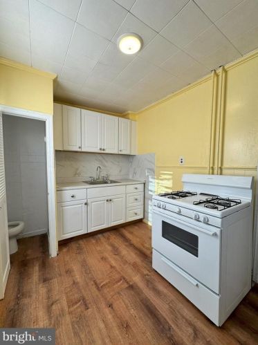 2230 69 St, Philadelphia PA 19142-1828 exterior