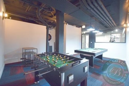 7645 Sheridan Rd, Chicago IL 60626-1345 exterior