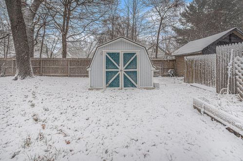 604 Apple Ave, Meskegon MI  49442-3646 exterior