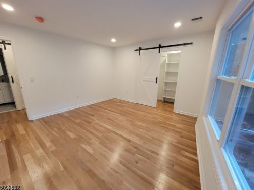 9 Apache Trl, Rockaway NJ  07866-1028 exterior