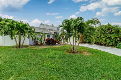 6910 2nd Ter, Boca Raton FL  33487-2325 exterior