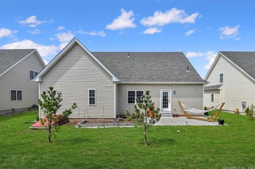 47 Windermere Vlg Rd, Ellington CT exterior