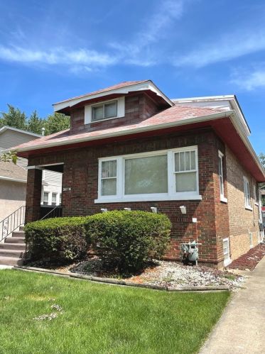 2015 12th Ave, Broadview, IL 60153-3121