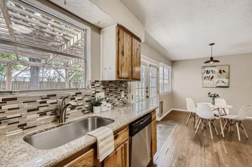 11506 Fence Post Trl, Austin TX 78750-1950 exterior