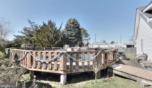 13 Atlantic Dr, Lewes DE 19958-1765 exterior