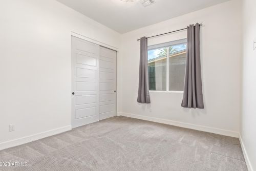 4239 42nd St, Phoenix AZ  85018-4207 exterior