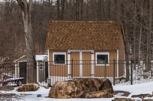 46 Morgan Dr, Sparta NJ 07871-3567 exterior