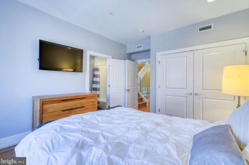 606 Christian St, Philadelphia PA 19147-2901 exterior