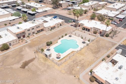 8216 32nd Ave, Phoenix AZ  85051-6022 exterior