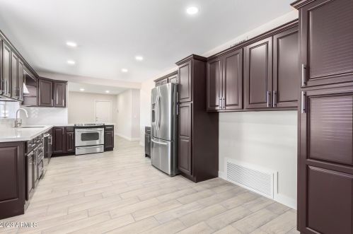 4112 18th Ave, Phoenix AZ  85015-5246 exterior