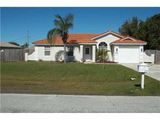 2382 Beechwood Ter, Fort Pierce FL  34952-7302 exterior