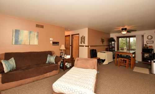 4280 Mangold Ave, Milwaukee, WI 53221-4532