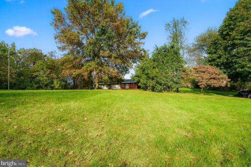 2071 Sunnyside Ave, Pottstown PA 19464-3026 exterior