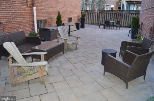 1439 Euclid St, Washington DC  20009-4566 exterior