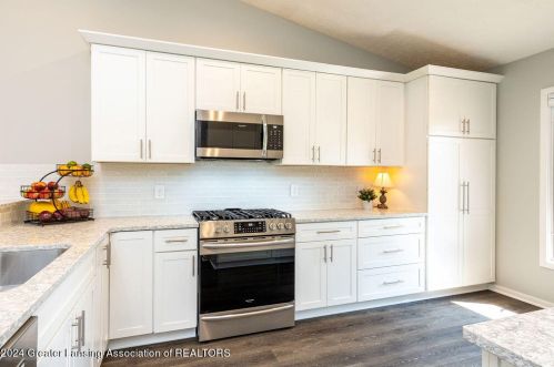 2430 Burcham Dr, East Lansing MI 48823-7246 exterior