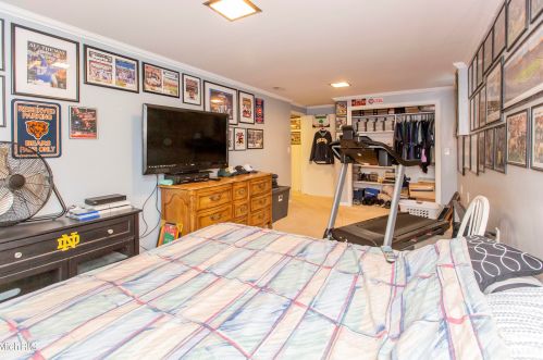 5231 Old Colony Rd, Kalamazoo MI 49008-3216 exterior