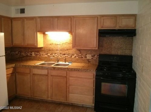 3241 Monte Vis Dr, Tucson AZ 85712-1630 exterior