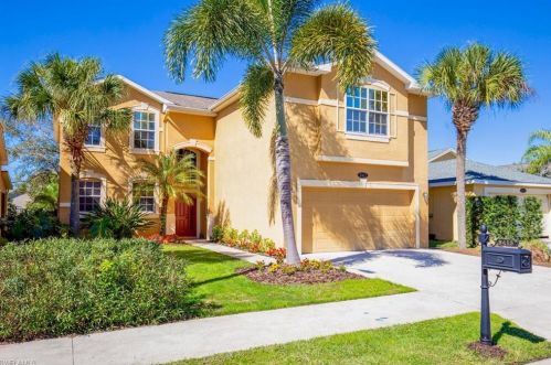 8413 Holw Brk Cir, Naples FL 34119-9724 exterior