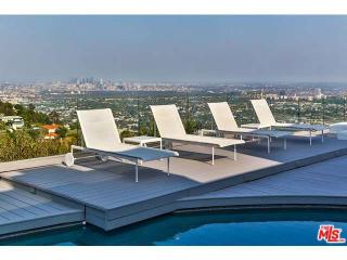 1482 Blue Jay Way, Los Angeles CA  90069-1213 exterior