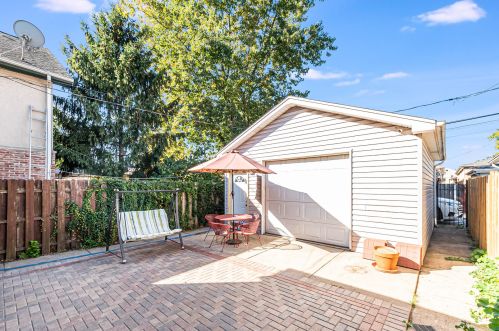 4806 Linder Ave, Chicago IL 60641-3250 exterior