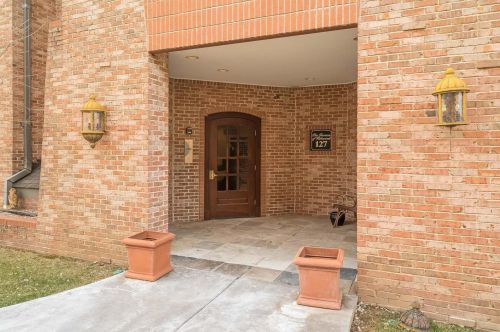 127 Clinton Pl, Saint Louis, MO 63122-6171