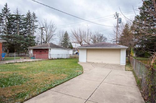 6953 Dolphin St, Dearborn Heights, MI 48127-2541