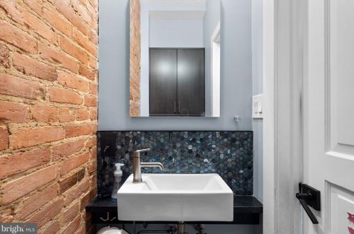 1316 T St, Washington DC 20009-4438 exterior