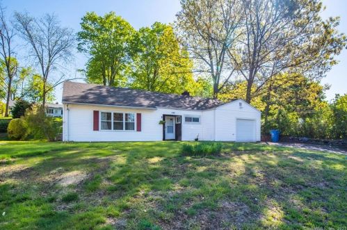 543 Woodbridge St, Manchester, CT 06042-3648