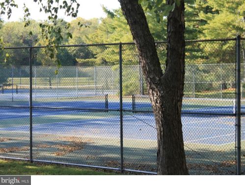 306 Trinity Ct, Princeton NJ 08540-7026 exterior