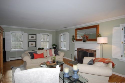 21 Kings Ln, Wilton CT exterior