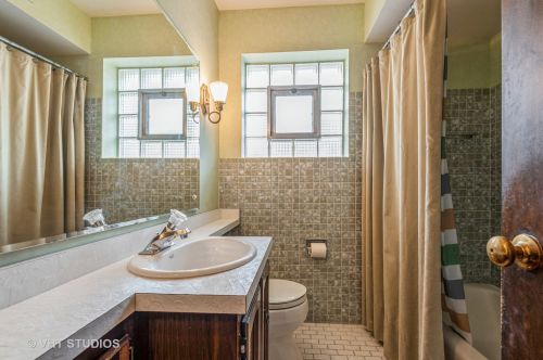 7405 Octavia Ave, Chicago IL 60631-4436 exterior