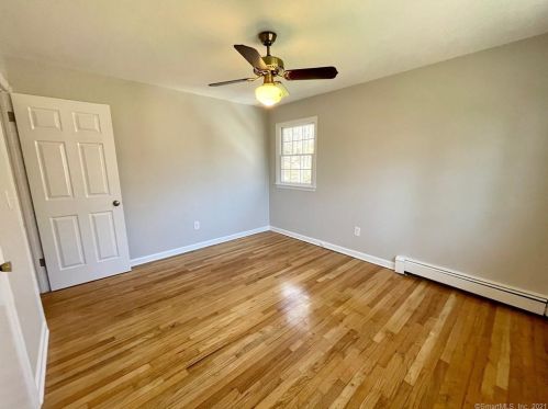 25 Longview Dr, Ridgefield CT 06877-3514 exterior