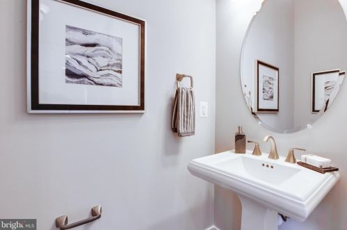 1978 Kirby Rd, Mc Lean VA 22101-5326 exterior