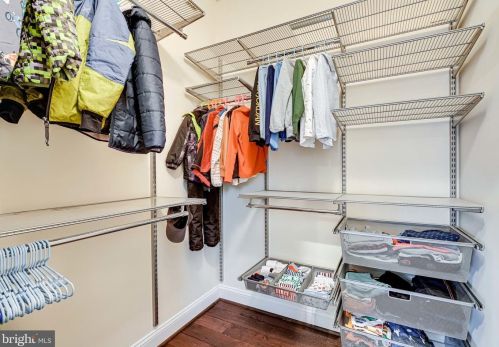 1339 Mayflower Dr, Mc Lean VA 22101-5612 exterior