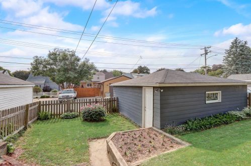 3727 99th St, Milwaukee WI  53222-2421 exterior