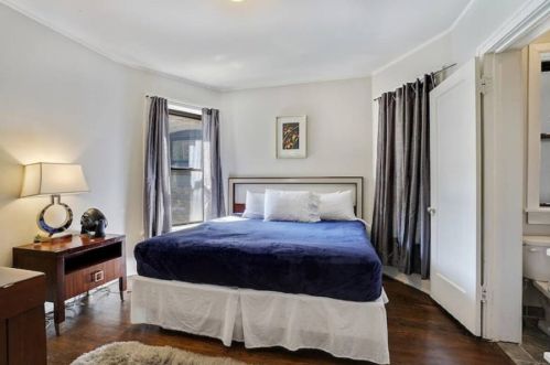 6729 Ridgeland Ave, Chicago IL 60649-2054 exterior