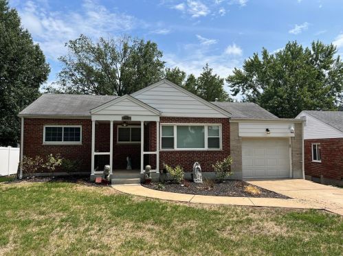 9562 Ldg Pole Ln, Saint Louis MO 63126-2160 exterior