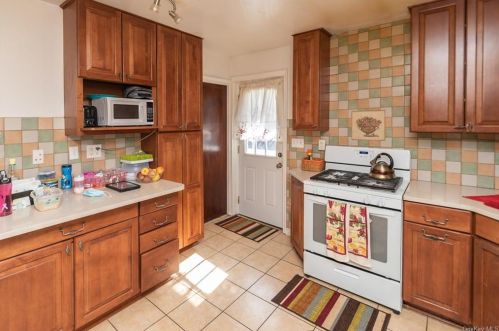 19 Briarwood Dr, Poughkeepsie NY 12601-5529 exterior