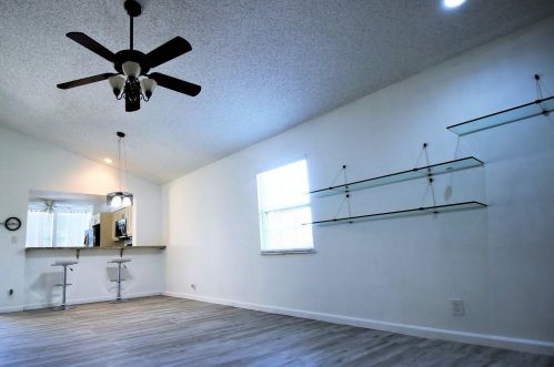 56 Misty Mdw Dr, Boynton Beach FL 33436-8922 exterior