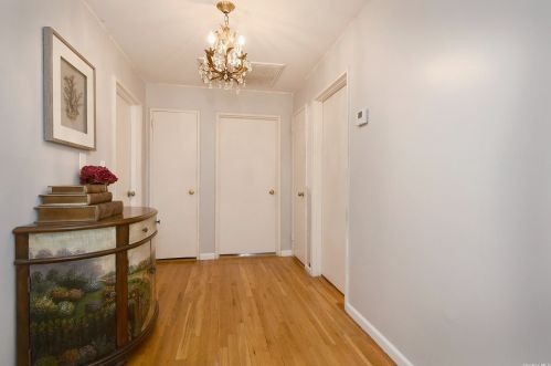 19 Goldfield St, Huntington Station NY 11747-1630 exterior