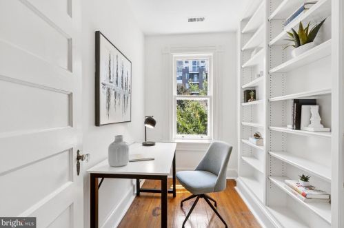 2141 N St, Washington DC 20005-5202 exterior