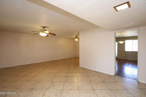 6707 42nd Ave, Phoenix AZ  85019-1004 exterior