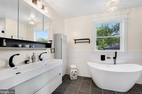 102 Ritchie Ave, Silver Spring MD  20910-5112 exterior