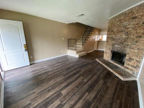 2144 Aspen Dr, Dallas TX  75227-8167 exterior