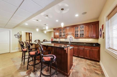 329 Kenmore Ave, Elmhurst IL 60126-3517 exterior