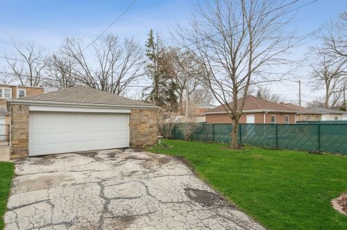 6353 Le Mai Ave, Chicago IL 60712-3013 exterior