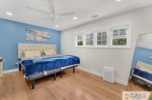 28 Baltic St, Edison NJ 08820-2725 exterior