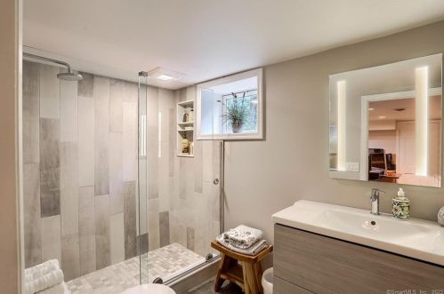 70 Old Belden Hl Rd, Wilton CT 06897-4216 exterior