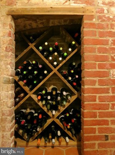 324 Camac St, Philadelphia PA 19140-4214 exterior